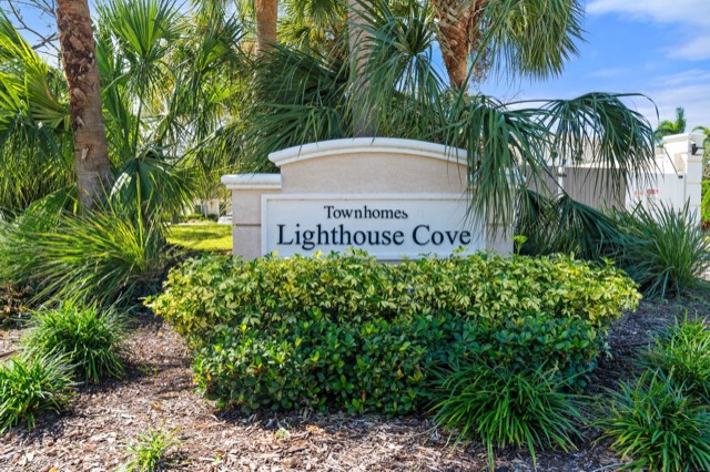 Lighthouse Cove at Heritage Harbour